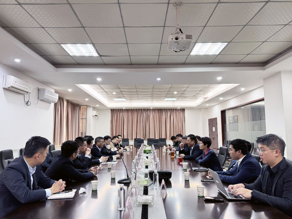 銀保企攜手同行 多方合作共謀新篇集團(tuán)與萬(wàn)國(guó)黃金集團(tuán)簽署項(xiàng)目合作備忘錄